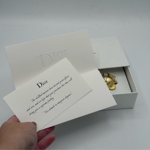 Christian Dior Inlex Bear Keychain Bag
Charm
NWT & Box! - Picture 13 of 13